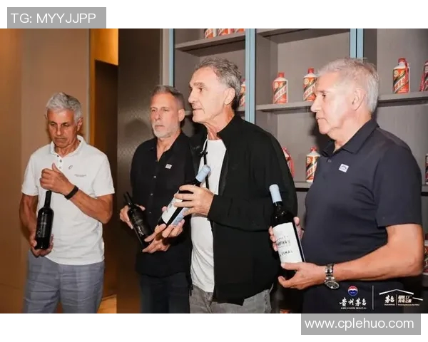 足球球星豪饮茅台引发热议彰显体育激情与中国白酒文化交融 足球球星豪饮茅台引发热议彰显体育激情与中国白酒文化交融